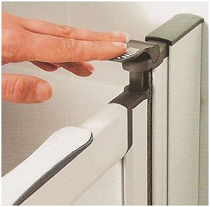 With the simple press of the lever the half height shower door lifts effortlessly to allow easy opening and closing.