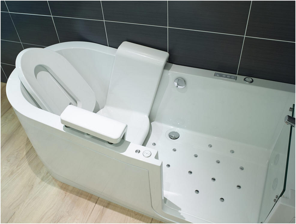 The Easy Riser powered lifting seat is integral to the bath. There are no visible components of the lift other than the seat with its assistive back support. The lift is operated by soft touch buttons located adjacent to the entry door.
